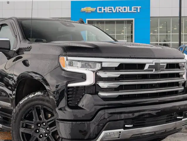 2024 Chevrolet Silverado 1500 High Country 5.3L Short Box - Photo 17