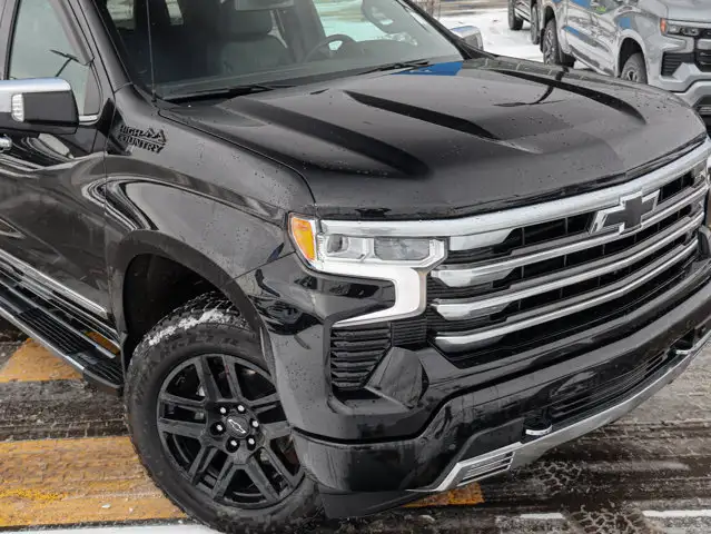 2024 Chevrolet Silverado 1500 High Country 5.3L Short Box - Photo 18