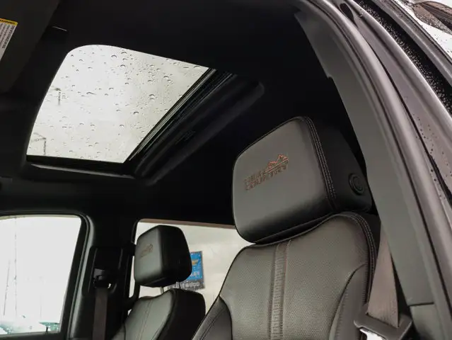 2024 Chevrolet Silverado 1500 High Country 5.3L Short Box - Photo 22