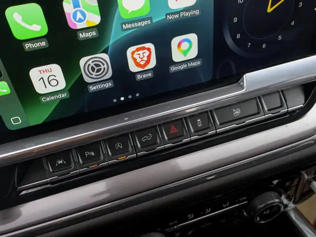 2024 Chevrolet Silverado 1500 High Country 5.3L Short Box - Photo 34