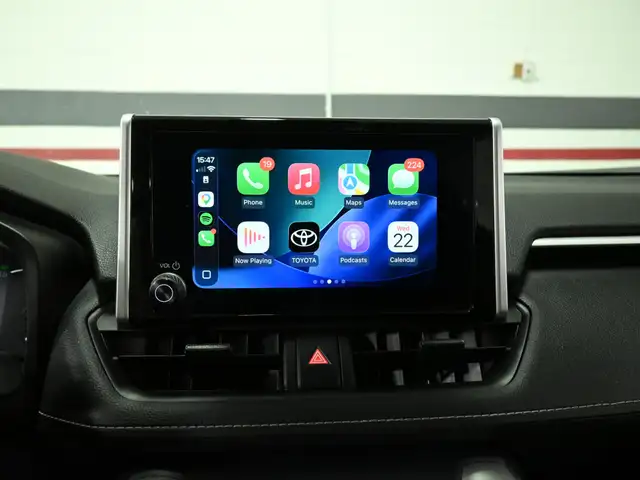 2024 Toyota RAV4 LE No Accident Radar Cruise Lane Assist Blind S - Photo 17