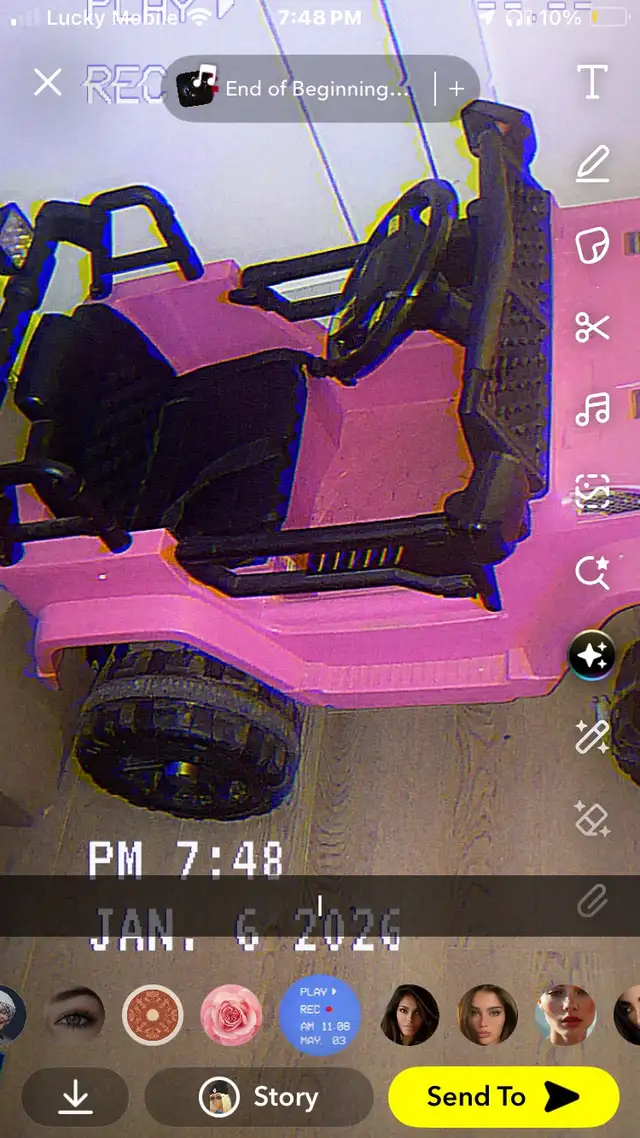 Kids Pink 12V ride on car - Photo 4