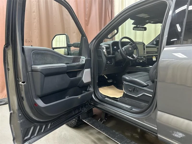 2026 FORD F-350 Super Duty Platinum - Photo 10