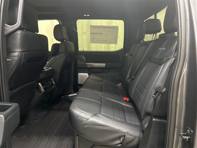 2026 FORD F-350 Super Duty Platinum - Photo 12