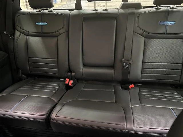 2026 FORD F-350 Super Duty Platinum - Photo 13