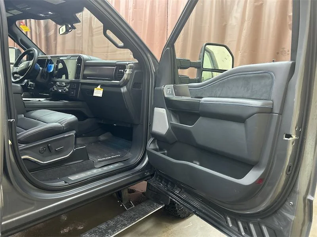 2026 FORD F-350 Super Duty Platinum - Photo 15