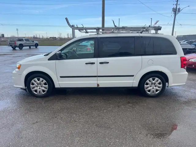 2017 Dodge Grand Caravan CVP, 7 PASSENGER, ROOF RACK, WORK VEHIC - Photo 2