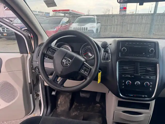 2017 Dodge Grand Caravan CVP, 7 PASSENGER, ROOF RACK, WORK VEHIC - Photo 12