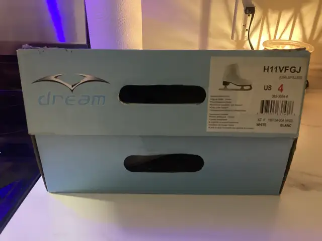 Girls Size 4 Figure Skates-brand new