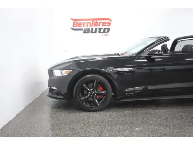 2016 Ford Mustang V6 / CONVERTIBLE - Photo 8