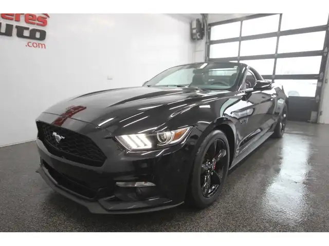 2016 Ford Mustang V6 / CONVERTIBLE - Photo 11