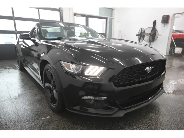 2016 Ford Mustang V6 / CONVERTIBLE - Photo 13