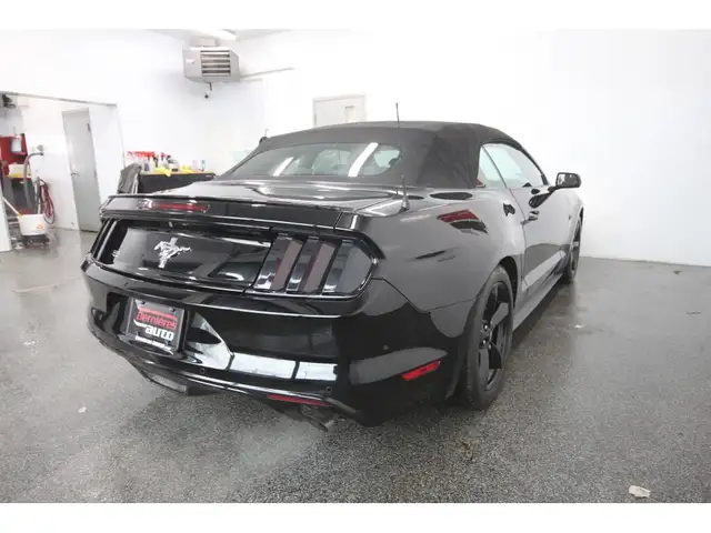 2016 Ford Mustang V6 / CONVERTIBLE - Photo 15