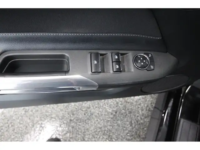 2016 Ford Mustang V6 / CONVERTIBLE - Photo 22