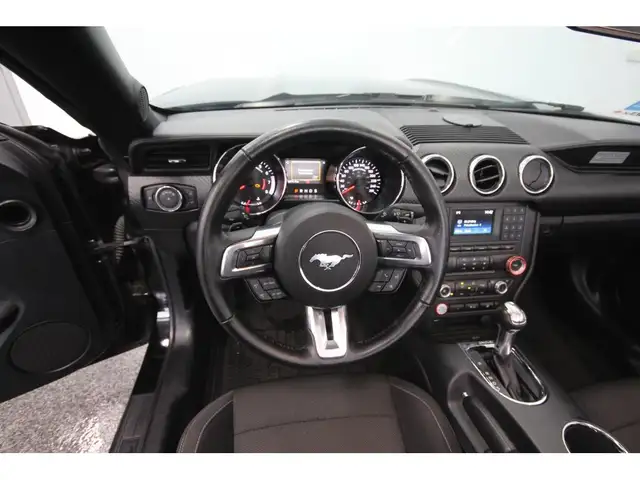 2016 Ford Mustang V6 / CONVERTIBLE - Photo 26