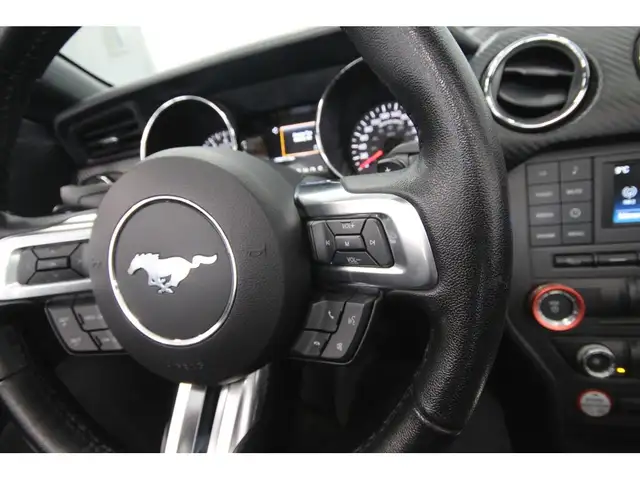 2016 Ford Mustang V6 / CONVERTIBLE - Photo 27