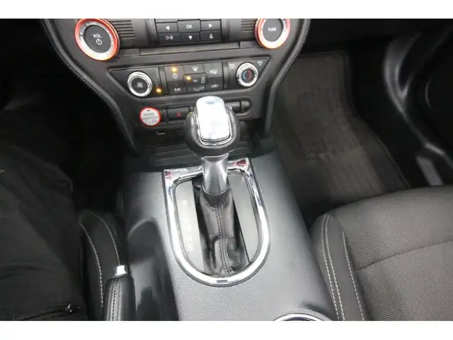 2016 Ford Mustang V6 / CONVERTIBLE - Photo 30