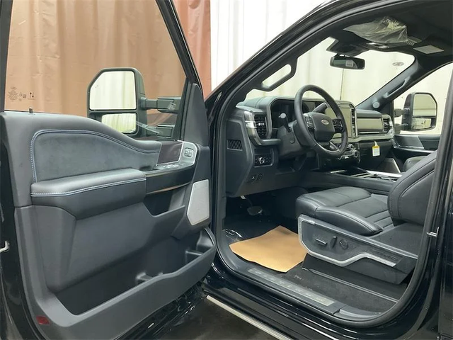 2026 FORD F-350 Super Duty Platinum - Photo 10