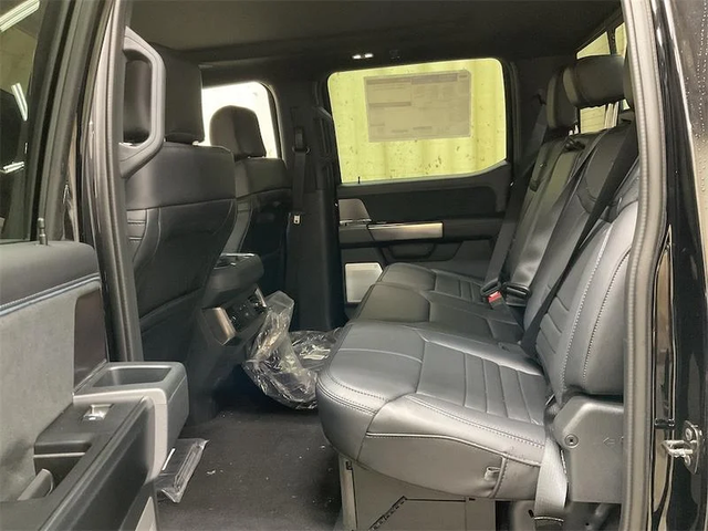 2026 FORD F-350 Super Duty Platinum - Photo 12