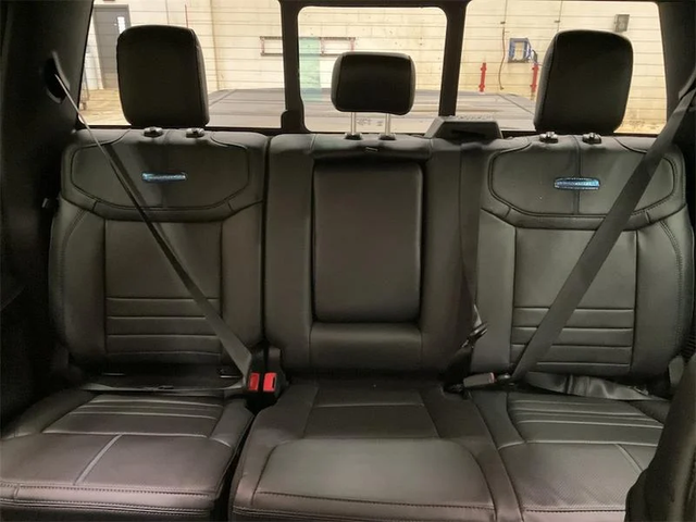 2026 FORD F-350 Super Duty Platinum - Photo 13