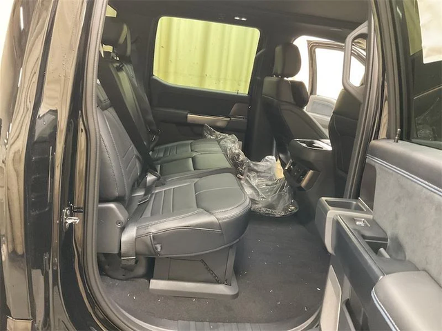2026 FORD F-350 Super Duty Platinum - Photo 14