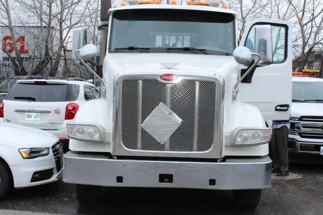 2019 PETERBILT 587 567 REG CAB CHASIS - Photo 2