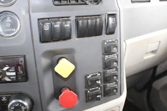 2019 PETERBILT 587 567 REG CAB CHASIS - Photo 30