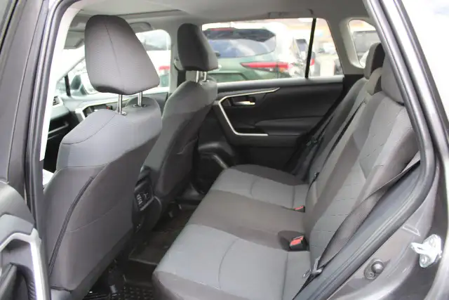 2025 Toyota RAV4 XLE AWD - Photo 8