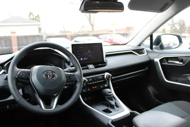 2025 Toyota RAV4 XLE AWD - Photo 9