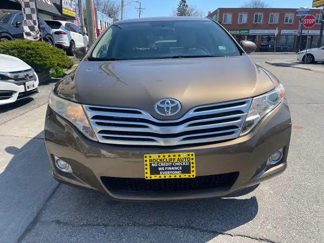 2011 Toyota Venza - Photo 2