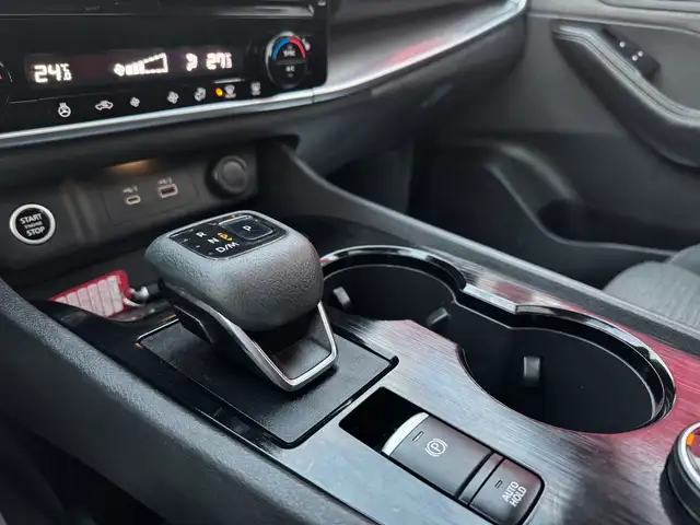 2021 Nissan Rogue SV - Photo 12