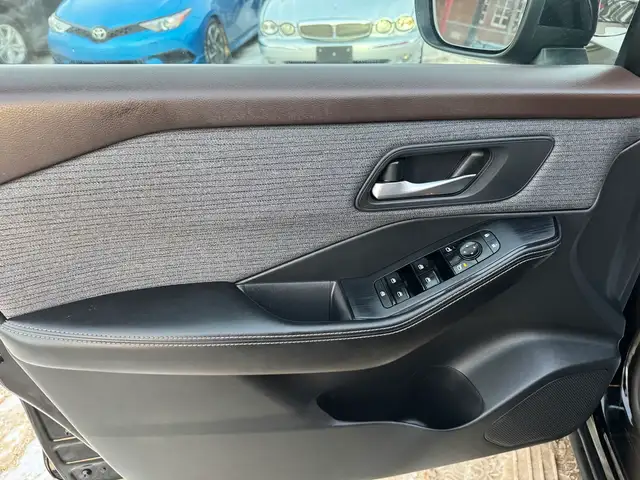 2021 Nissan Rogue SV - Photo 13