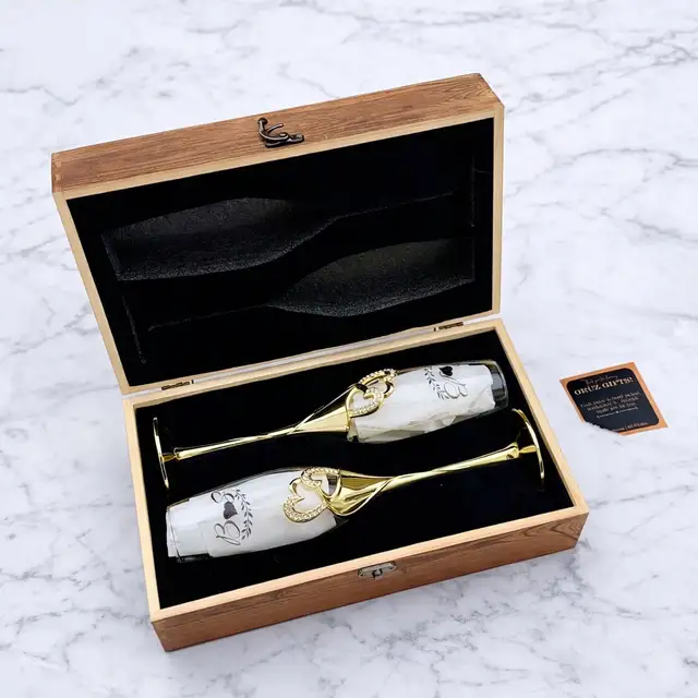 Personalized Engraved Champagne Glasses Set - Photo 4