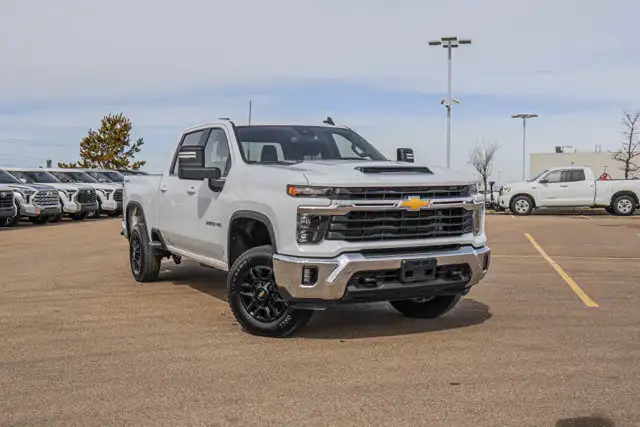 2025 Chevrolet Silverado 2500HD LT 6.6L - Photo 2