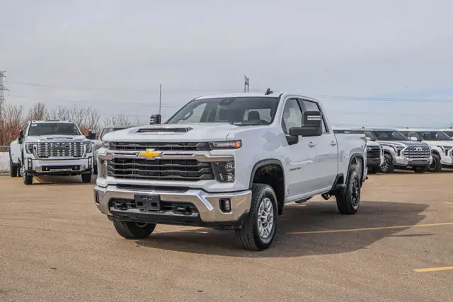 2025 Chevrolet Silverado 2500HD LT 6.6L - Photo 4
