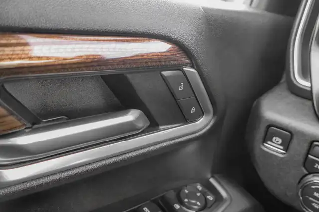 2025 Chevrolet Silverado 2500HD LT 6.6L - Photo 27