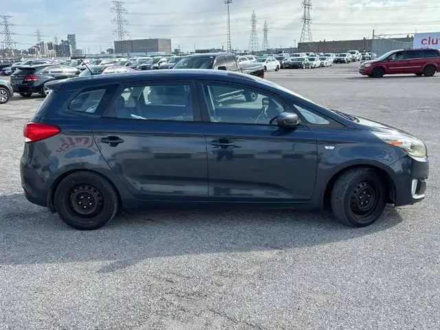 2014 KIA RONDO LX EDITION | 32 SERVICE RECORDS - Photo 3