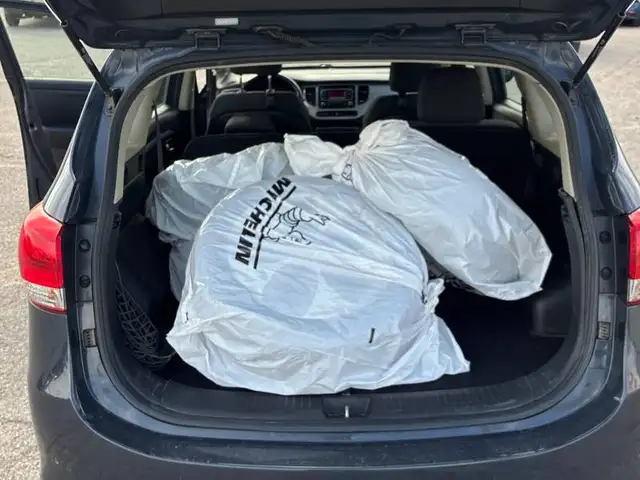 2014 KIA RONDO LX EDITION | 32 SERVICE RECORDS - Photo 8