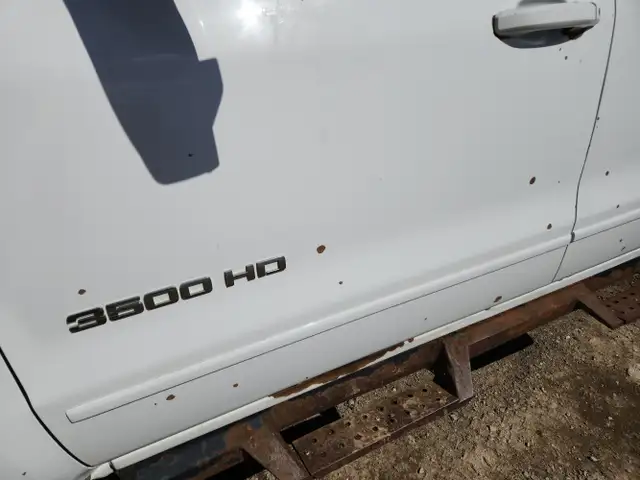 2018 Chevrolet Silverado 3500HD - Photo 35