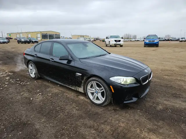2011 BMW 5 Series - Photo 2
