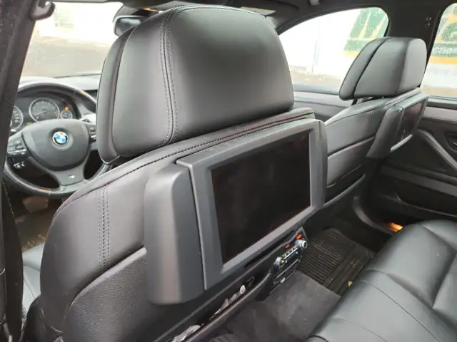 2011 BMW 5 Series - Photo 17