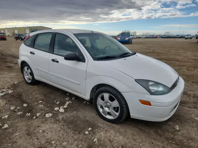2004 Ford Focus - Photo 2