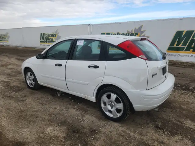 2004 Ford Focus - Photo 3
