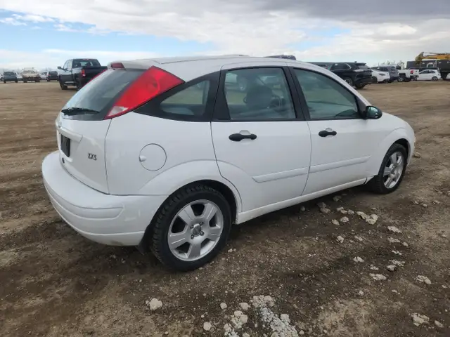 2004 Ford Focus - Photo 4