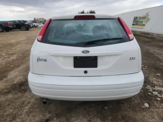 2004 Ford Focus - Photo 6