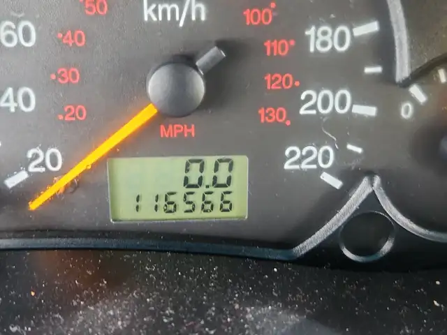 2004 Ford Focus - Photo 13