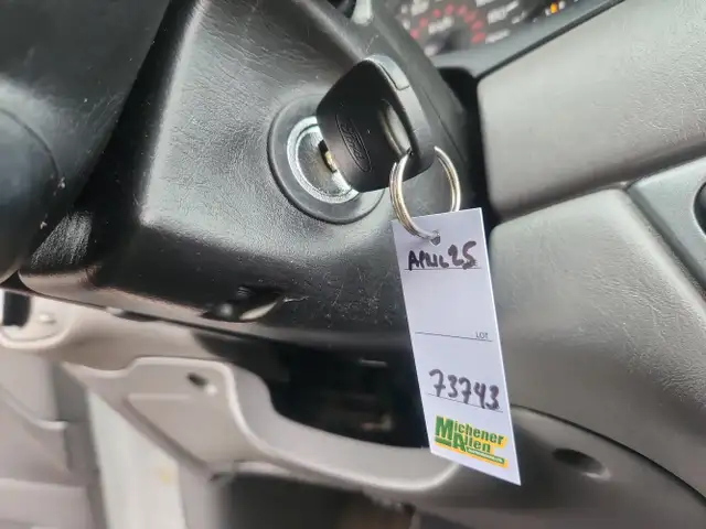 2004 Ford Focus - Photo 17