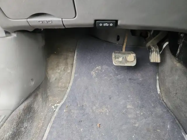 2004 Ford Focus - Photo 18