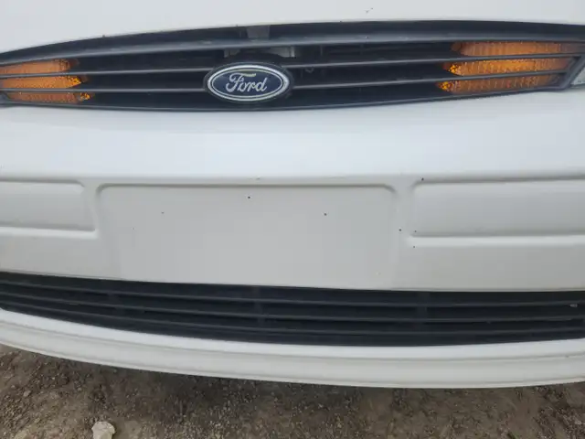 2004 Ford Focus - Photo 38