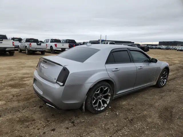 2018 Chrysler 300 - Photo 4